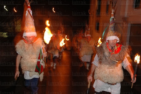 08RT0034-Noche de las Brujas en el carnaval de Ciboure, Lapurdi,