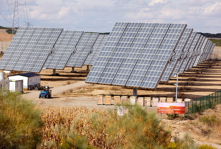 09PXE_1059-Paneles solares, Energía fotovoltaica, Huerta solar.