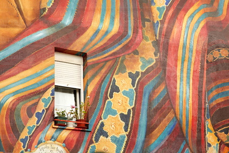 09PXE_511-Mural pintado en la fachada de una vivienda. Vitoria, 