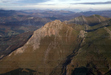 09PXE_611-Vista aérea Monte Txindoki. Sierra de Aralar. Gipuzko