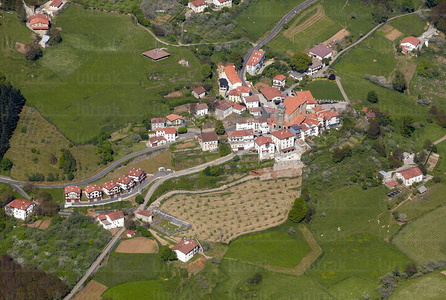 09PXE_832-Vista aérea de Errezil, Gipuzkoa, Euskadi