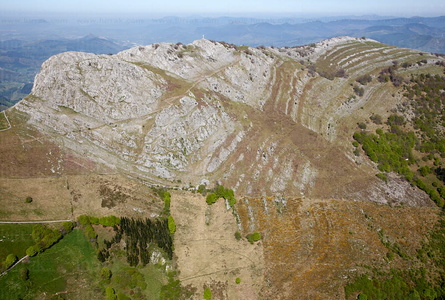 09PXE_834-Vista aérea del Monte Ernio. Errezil, Gipuzkoa, Euska