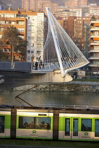010PXE_0030-Tranvía. Euskotren. Puente Zubi Zuri. Bilbao, Bizka