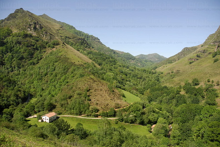 010RT_0026-Monte Irubelakaskoa. Valle del Bazt·n, Navarra