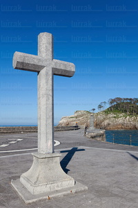 011FJG_0111-Cruz frente al Mar. Lekeitio, Bizkaia, Euskadi