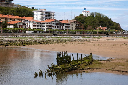 011PXE_1530-Barca abandonada. Río Urola, Zumaia, Gipuzkoa, Eusk