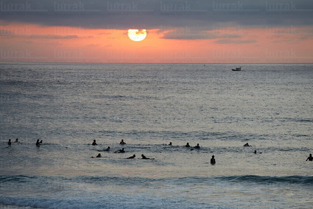 012PXE_0108-Surf. Playa de la Zurriola. Donostia, Gipuzkoa, Eusk