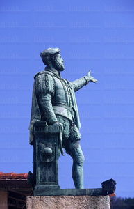 00487-Estatua-Elcano-Getaria-Euskadi