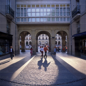 10109-Arcos-Entrada-Plaza-España-Vitoria-Álava-Euskadi