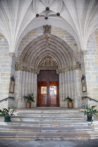 10952-Portada-Iglesia-San-Cernín-Pamplona-Navarra