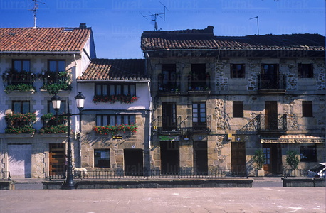 01282-Plaza-Mayor-Otxandio-Euskadi
