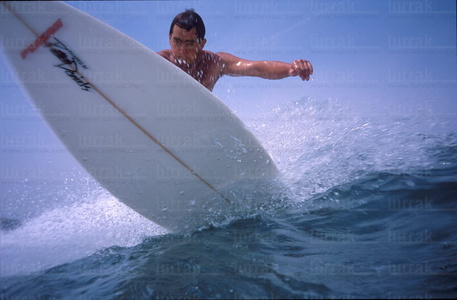 01823-Primer-plano-Surfista