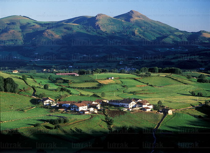 02126-Paisaje-Valle-Baztán-Erratzu-Navarra