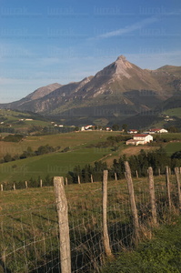 02706-Campas-Lazkaomendi-Monte-Txindoki-Gipuzkoa-Euskadi