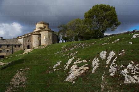 04057-Santuario-San-Miguel-de-Aralar-Navarra