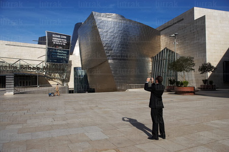 04099-Ejecutivo-Fotografia-Museo-Guggenheim-Bilbao-Bizkaia-Euska