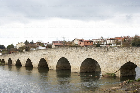 04386-Puente sobre el río Zadorra. Villodas Alava Euskadi