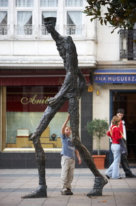 04657-Escultura-El-Caminante-Gasteiz-Araba-Euskadi