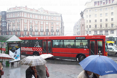 04716-Plaza Circular un día de lluvia. Bilbao Bizkaia Euskadi