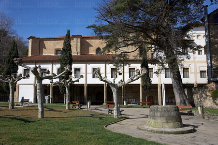 05686-Parque de la Iglesia de Santa Maria la Real. Zarautz, Gipu