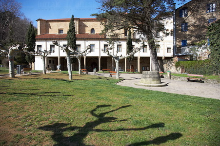 05687-Parque de la Iglesia de Santa Maria la Real. Zarautz, Gipu
