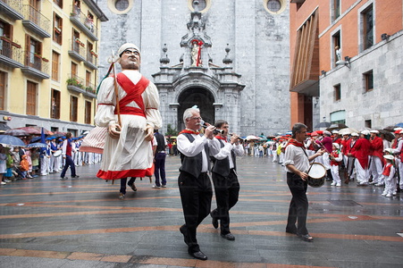 06520-Inicio de la Procesion. Fiestas de San Juan. Tolosa, Gipuzkoa, Euskadi