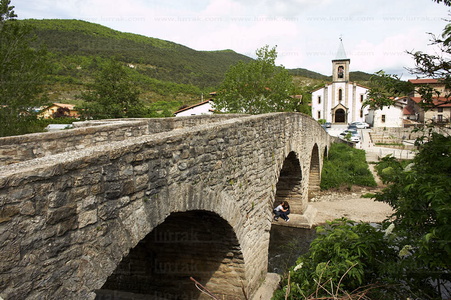 06657-Puente sobre el río. Valle de Ulzama. Sorauren, Navarra