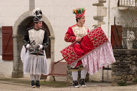 06809-Folclore. Zamaltzain. Mascarada, Pagola, Zuberoa, Francia