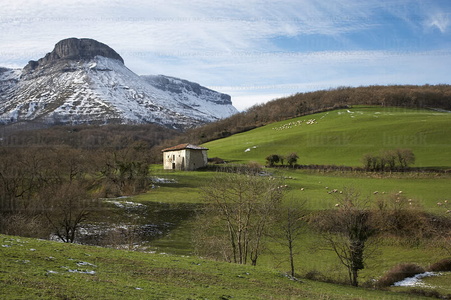 07148-Monte Ungino. Sierra Salbada. Aguñiga , Alava, Euskadi