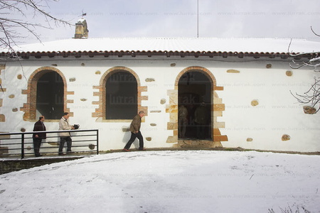 07343-Ermita de Lierni con nieve. Mutiloa, Gipuzkoa, Euskadi