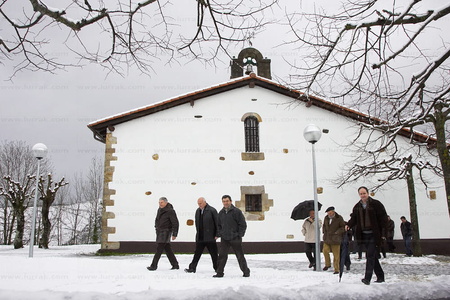 07348-Ermita de Lierni con nieve. Mutiloa, Gipuzkoa, Euskadi