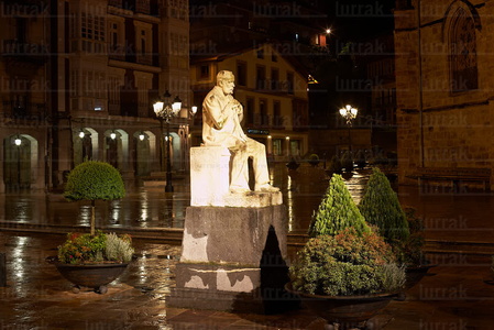 08383-Estatua de Martín Mendía. Balmaseda, Bizkaia, Euskadi