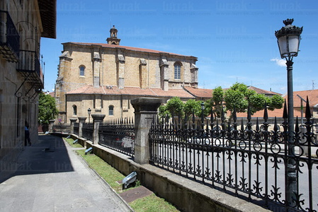 08546-Iglesia gótica de Santa Maria.  Gernika, Bizkaia, Euskadi