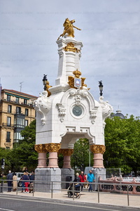 21mdr_0001-Estatua-Puente-María-Cristina-San-Sebastián-Gipuzkoa-Euskadi
