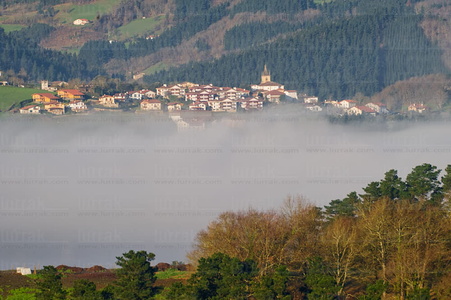 08MOA0050-Paisaje con niebla, Zerain, Gipuzkoa, Euskadi