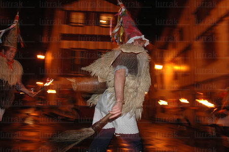 08RT0035-Noche de las Brujas en el carnaval de Ciboure, Lapurdi,