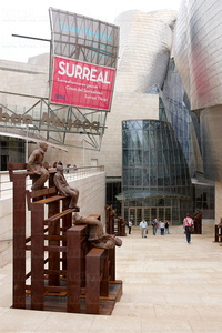 09PXE_181-Escultura de Juan Muñoz. Museo Guggenheim, Bilbao, Bi