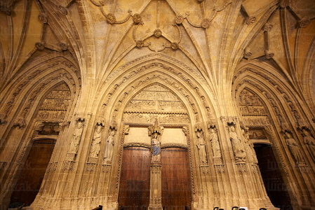 09PXE_516-Entrada. Catedral de Santa María. Vitoria, Alava, Eus