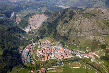 09PXE_818-Vista aérea de Zestoa, Gipuzkoa, Euskadi