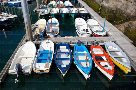 011FJG_0088-Barcas en el puerto. San Sebastián, Gipuzkoa, Euska