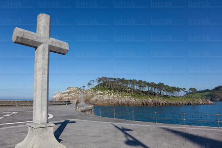 011FJG_0137-Cruz frente al Mar. Lekeitio, Bizkaia, Euskadi