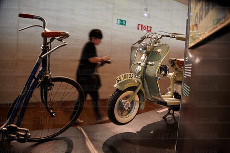 011MDR_0190-Bici Y Lambretta. Museo San Telmo. San Sebastián, G
