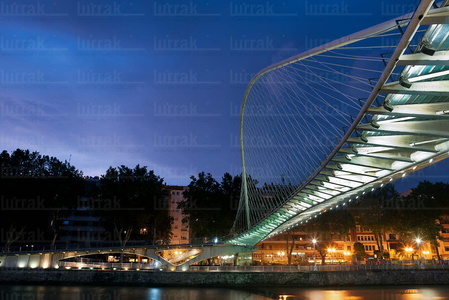 012FJG_0116-Puente Zubi-Zuri. Bilbao, Bizkaia, Euskadi