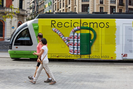 012MDR_0591-Publicidad Reciclaje. Bilbao, Bizkaia, Euskadi