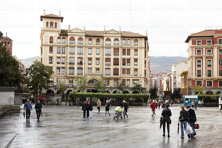 09065-Herriko Plaza. Barakaldo, Bizkaia, Euskadi