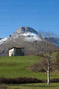 09135-Vertical-Caserío-Monte-Ungino-Álava-Euskadi