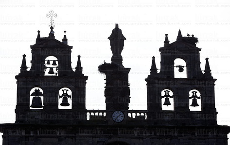 09164-Iglesia de la Sagrada Familia. Campanario. Orduña, Bizkai