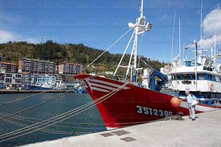 09593-Puerto pesquero. Ondárroa, Bizkaia, Euskadi