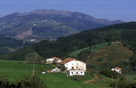 00520-Caserio-Monte-Ernio-Gipuzkoa-Euskadi