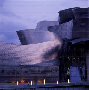 10048-Museo-Guggenheim-Bilbao